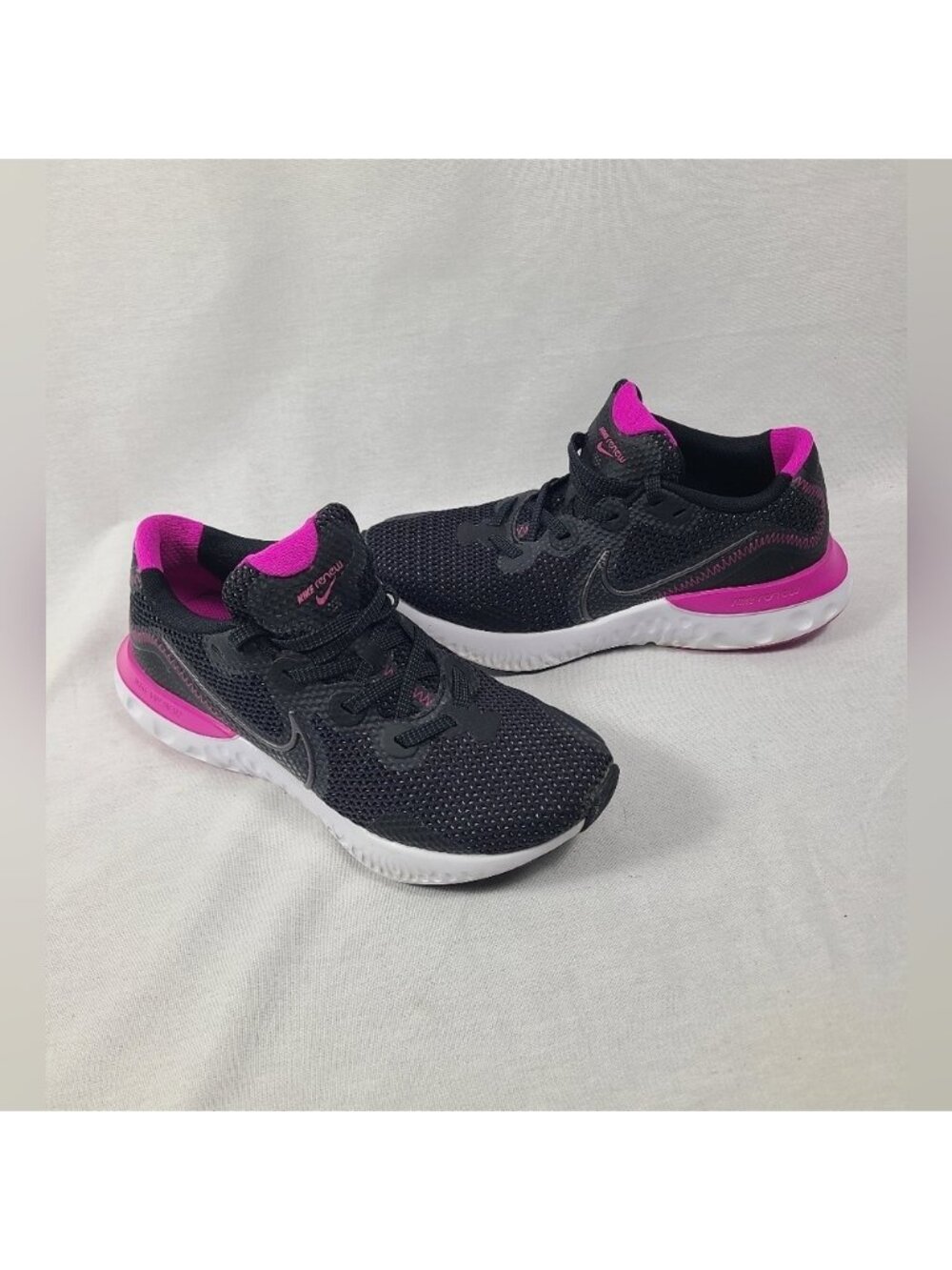 Nike Renew Run Black White shoes womens size 6